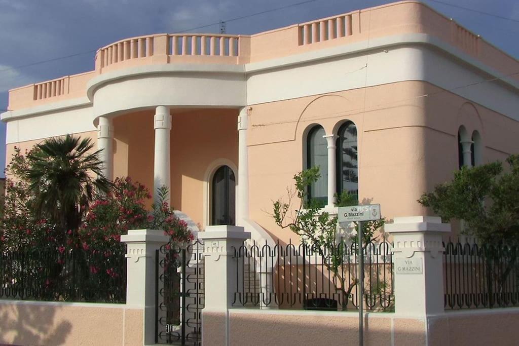 Villa Nel Salento - Ampie Camere E Giardino, Fino A 9 Persone Barbarano del Capo Εξωτερικό φωτογραφία