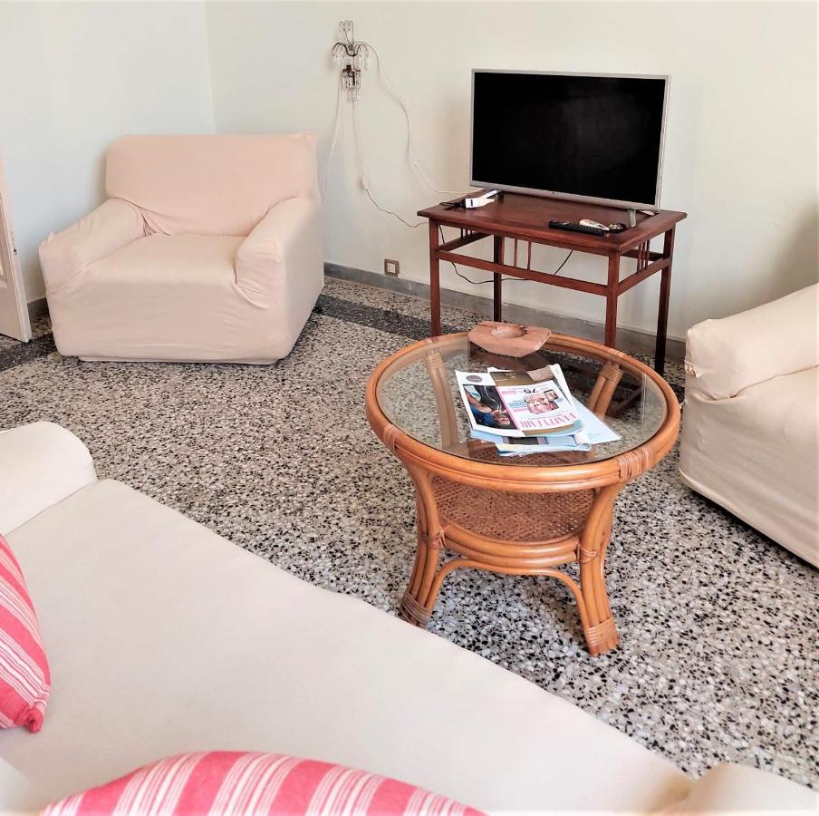 Villa Nel Salento - Ampie Camere E Giardino, Fino A 9 Persone Barbarano del Capo Εξωτερικό φωτογραφία